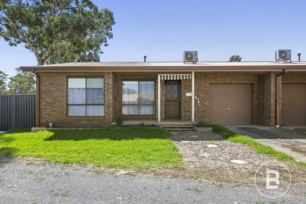 1/4 Harkness Street, Maryborough, VIC 3465