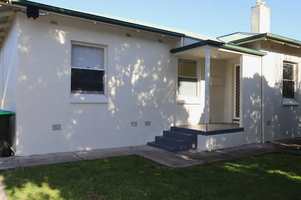 Neatly Renovated, Lawn Maintenance Included