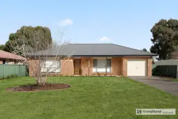 42 HALFPENNY DR, Kelso