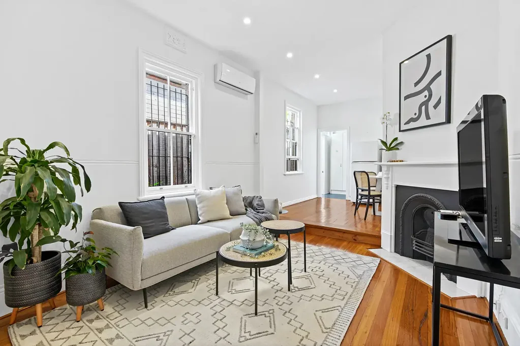 Charming 2-Bedroom Home in Prime South Newtown Location