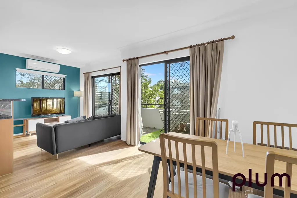 Furnished - Elevated in the Heart of Indooroopilly!