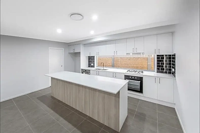 23 Bagnall Street, Gregory Hills, NSW 2557, 3房, 2浴, House