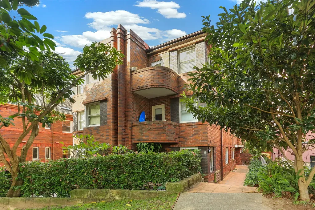 Quiet Beachside Living - Stroll to Bondi Beach