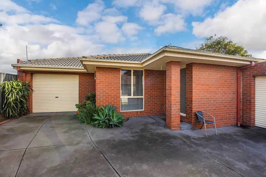 11A Fenacre Street, Strathmore, VIC 3041