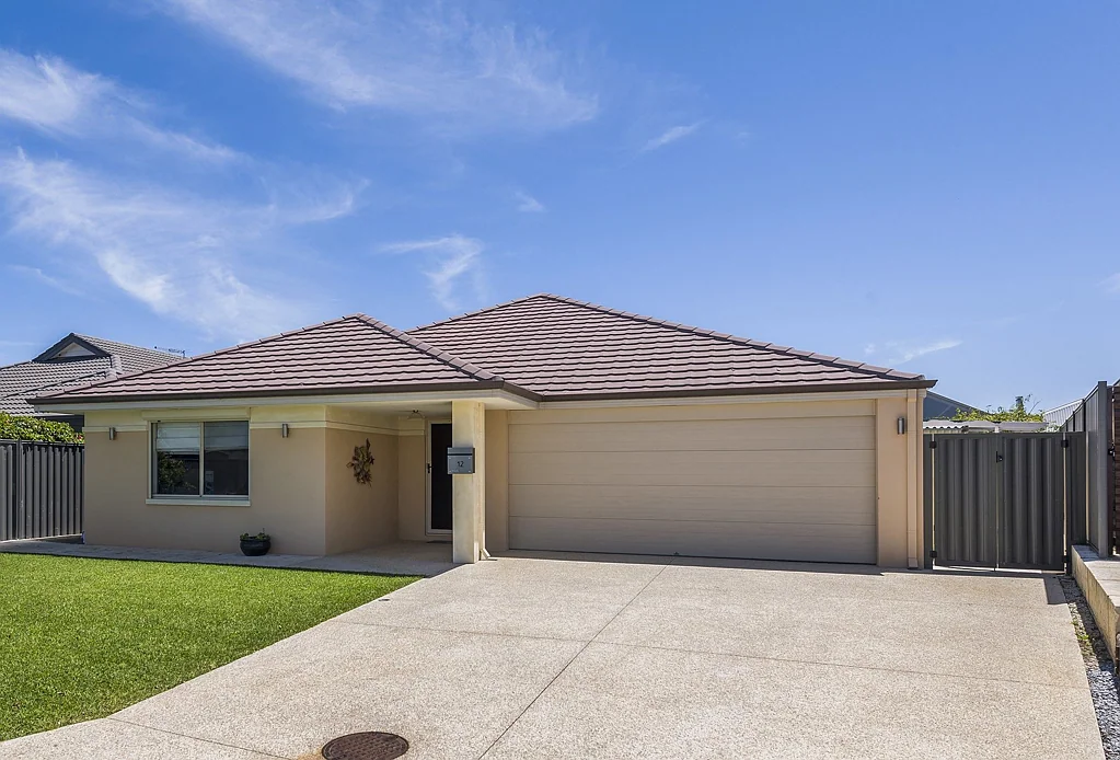 12 Doochary Street, Bullsbrook, WA 6084