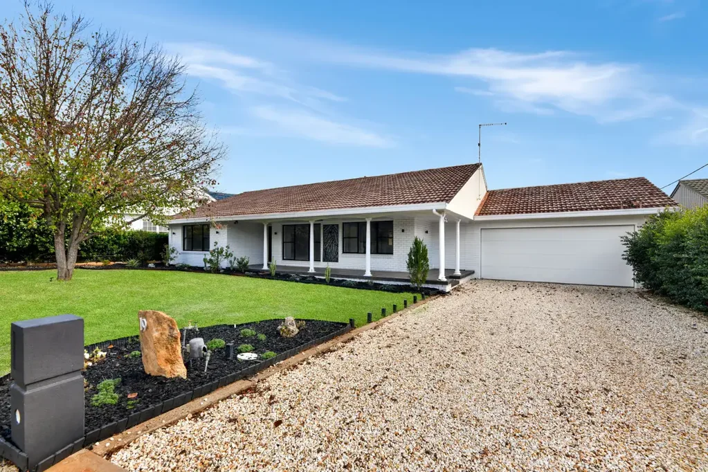 Gunnedah 5Kwarto Exceptional Family Home or Investment Opportunity- Renovated, Spacious & Move-In Ready