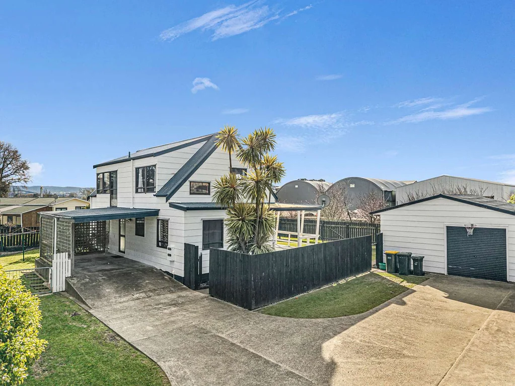Edgecumbe 4침실 4 Bedrooms Under $600,000