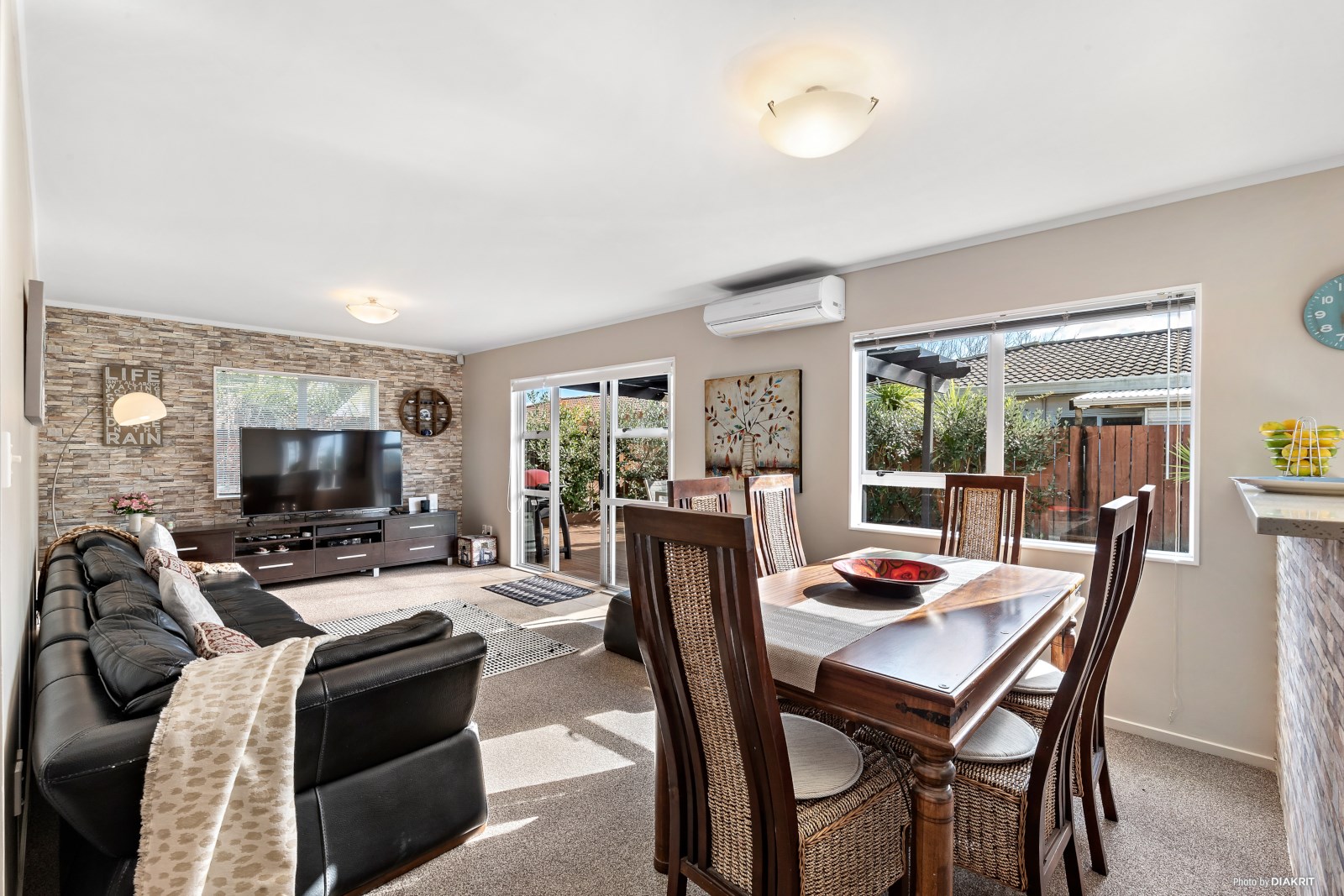 2/1 Caribbean Drive, Unsworth Heights, Auckland - North Shore, 3房, 1浴