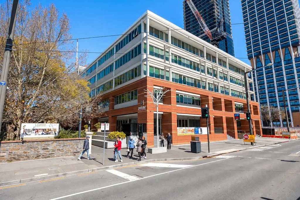 Adelaide 2房  Modern CBD Living and Investment Opportunity in Adelaide's East End.