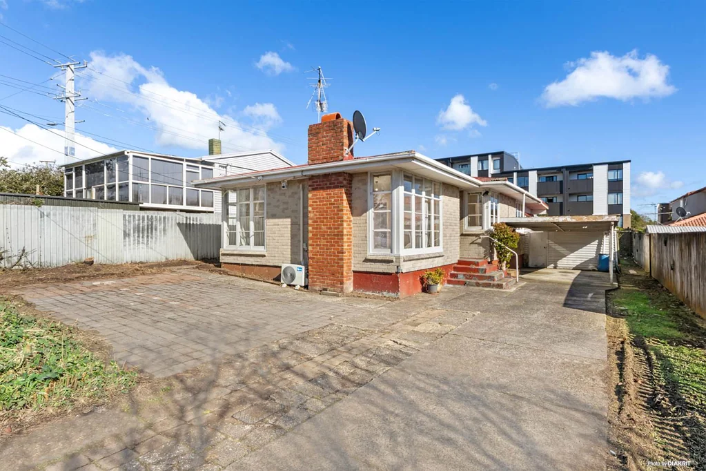 27 Astley Avenue, New Lynn, Waitakere City, Auckland