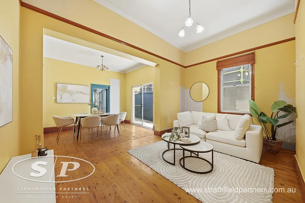 Strathfield 2房 R3宽地320sqm 北向采光佳 潜力重建多单元 步行商圈名校 Charming 2 Bedroom Residence in Sought-After Location | No Heritage or Conservation