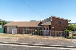 48 Young Street, East Devonport