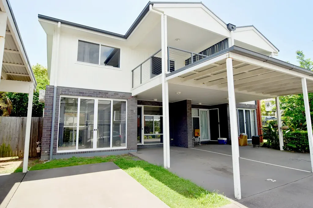 THREE BEDROOM TOWNHOUSE SET IN A FAMILY FRIENDLY LOCATION