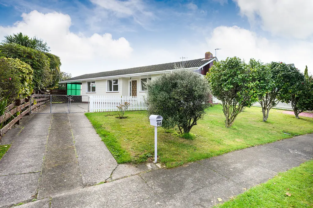 98 Apollo Parade, Milson, Palmerston North, Manawatu-Wanganui