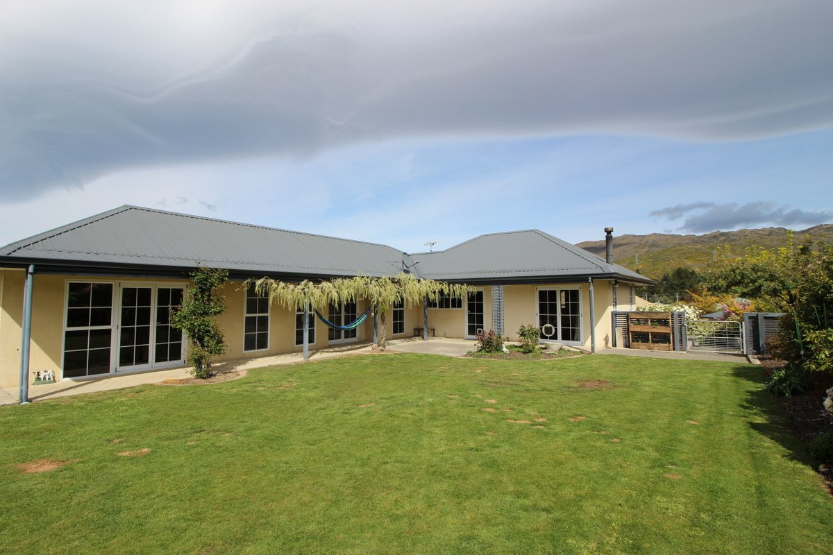 68 Newcastle Street, Clyde, Otago, 3 habitaciones, 2 baños