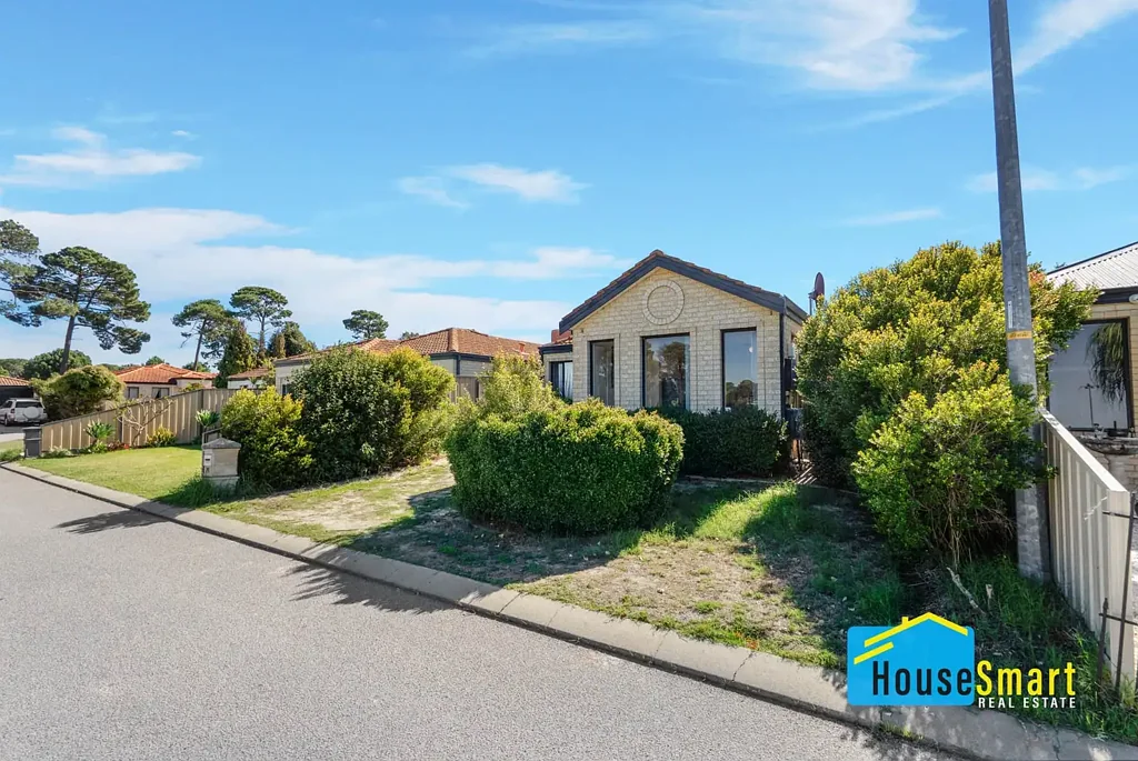 Ellenbrook 4房  Large 4x2 Family Home with Courtyard, Multiple Living Areas & Great Location!