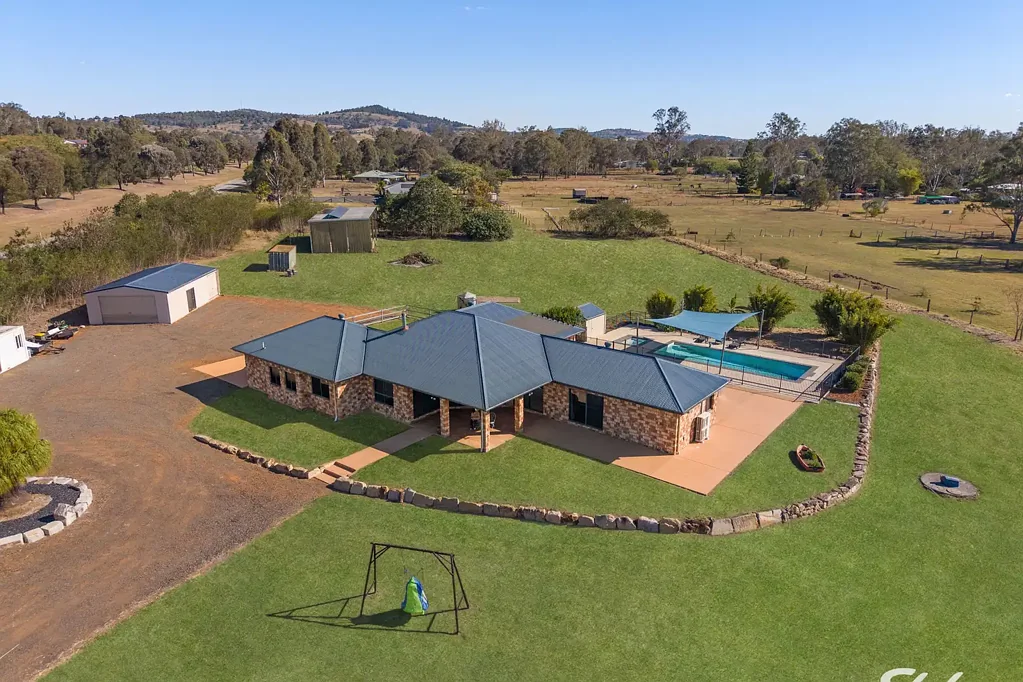 Vernor 5房 卓越庄园地产 - 5英亩土地上的奢华、空间与生活方式 Exceptional Acreage Estate - Luxury, Space & Lifestyle on 5 Acres