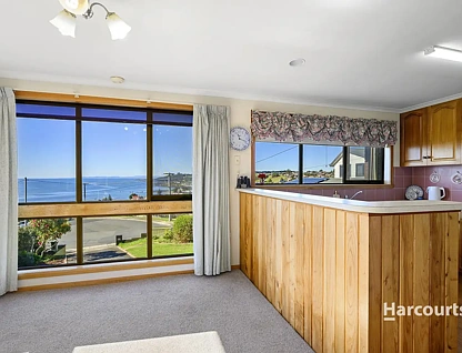 18 Kelvin Street, Penguin, TAS 7316, 4 कमरे, 2 बाथरूम, House