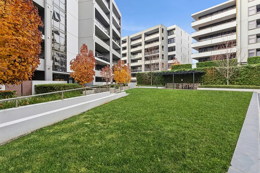 Barton 2कमरा Bright, top-floor apartment in the heart of the Parliamentary Triangle.