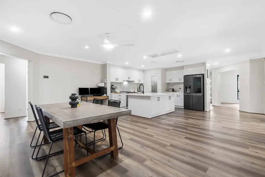 Ormeau 4房  Space, Style & Sparkling Pool – The Complete Family Package