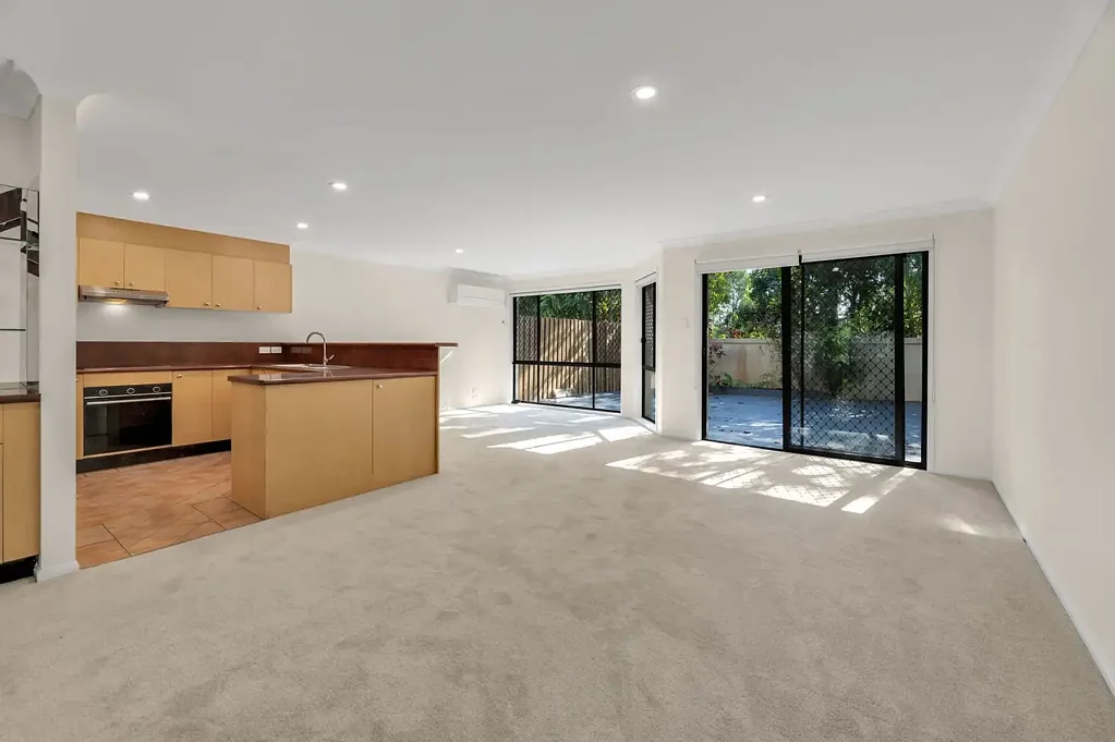 Bundall 3બેડરૂમ Location Location Location - The Ultimate Coastal Lifestyle