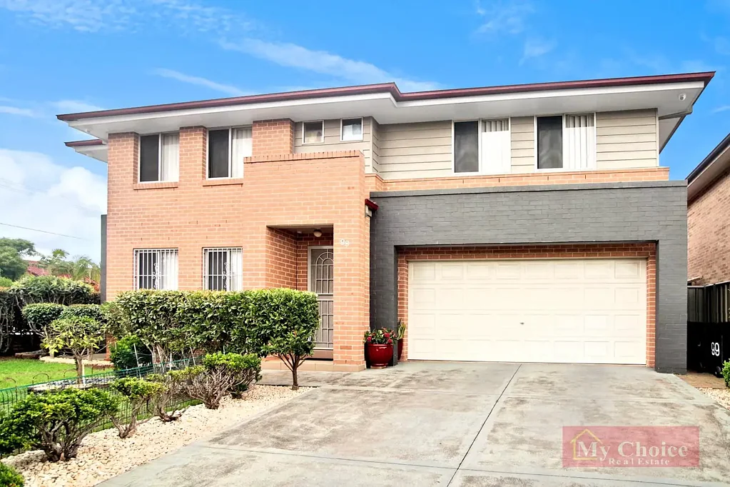 99 Ingham Drive, Casula, NSW 2170