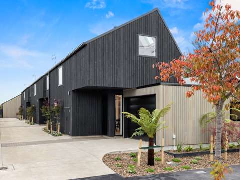 Saint Albans 2房  Seeing Is Believing - Don't Delay Viewing