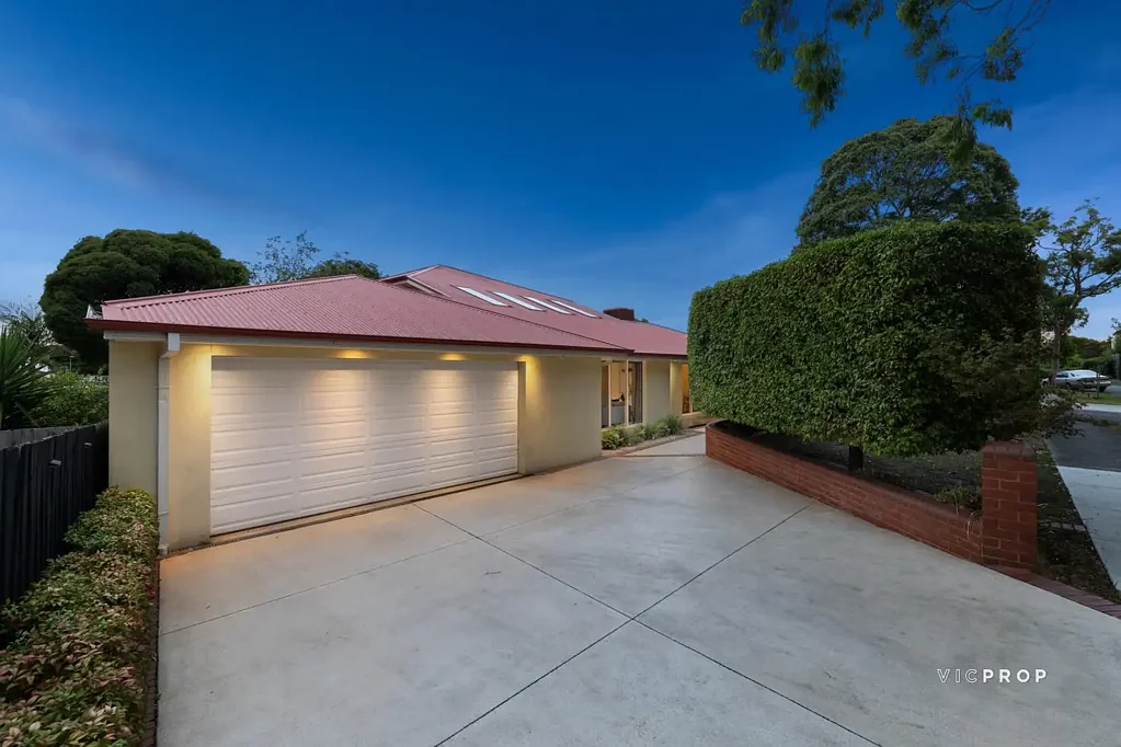 2 Sabre Court, Ferntree Gully, VIC 3156