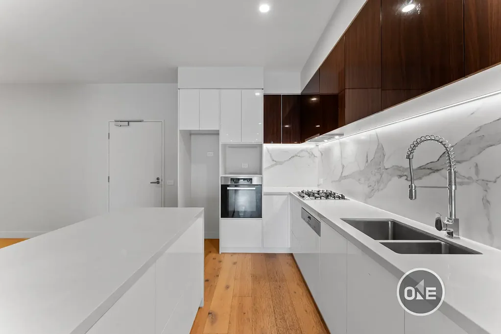 Doncaster East 2침실 Luxury Apartment Opposite The Pines in Premier School Zone