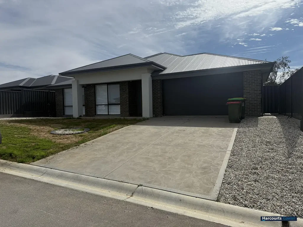 Large 4 or 5 Bedroom Home in Sought After Area