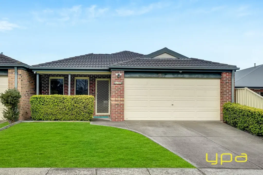 Cranbourne West 3침실 Charming Cranbourne West Home Awaits You