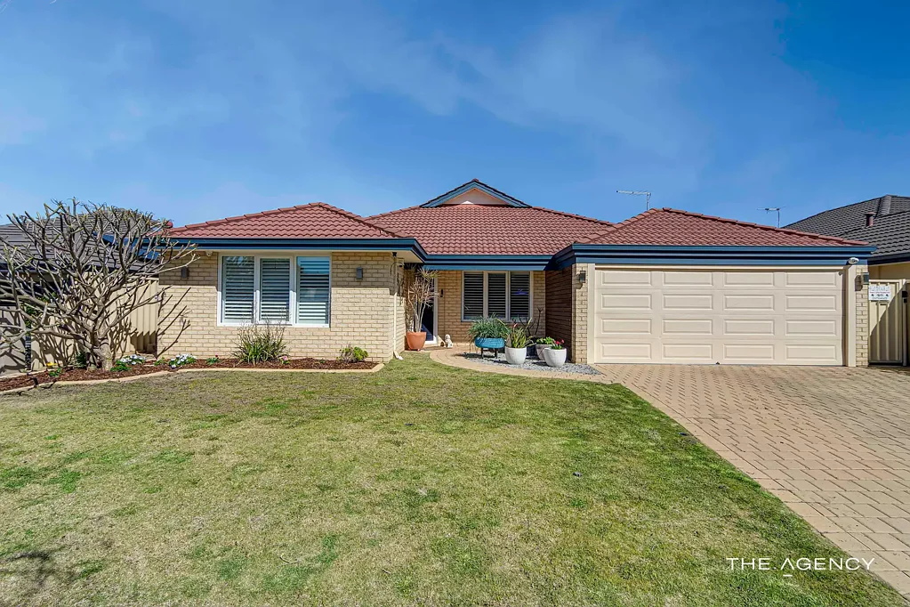 Ridgewood 4房  Pristine 4x2 + Large outbuilding on 706sqm