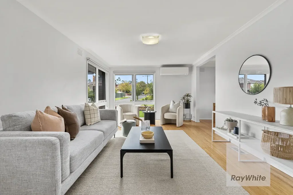 Bundoora 3침실 Immaculate Family Living With Space, Comfort And Convenience