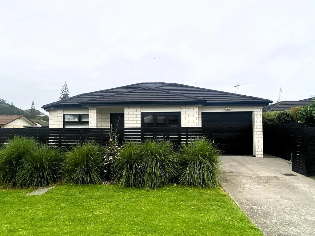 For Rent - Stylish Coastal Living in Prime Orewa Location