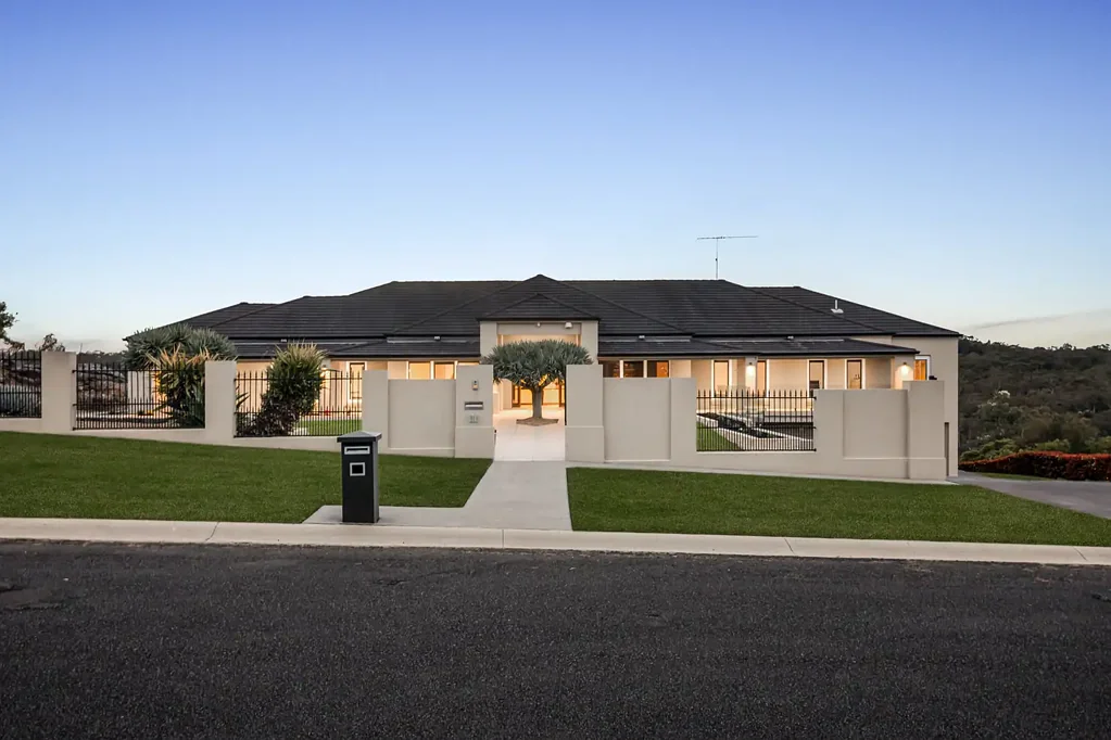 Kenthurst 7部屋 Luxurious and located, spacious and secluded