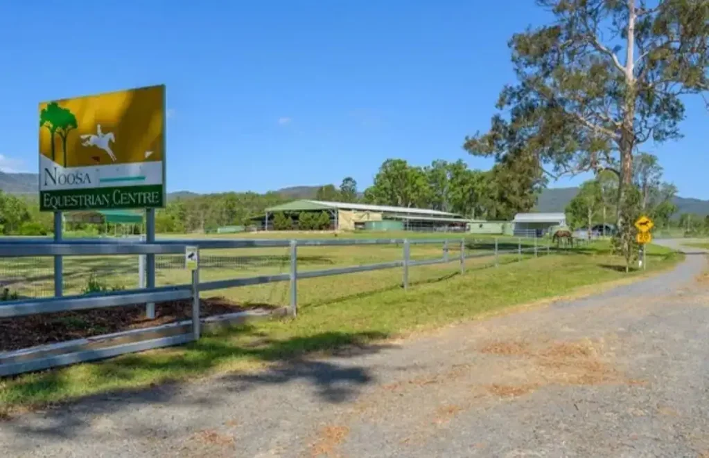 Tandur 3chambre Noosa Equestrian and Camping Centre