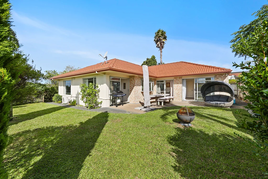 32 Highfields Terrace, Henderson, Waitakere City, Auckland