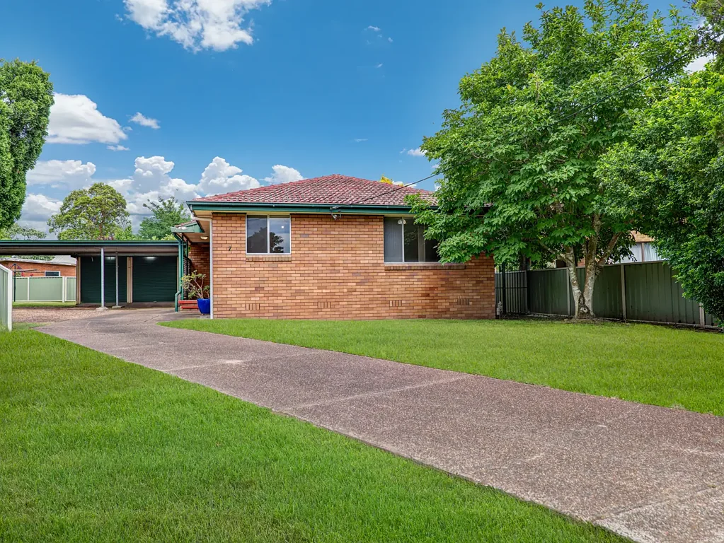 7 Bradbury Street, Tenambit, NSW 2323