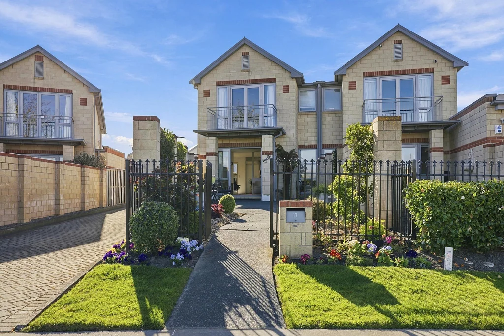 Northwood 3 Bedroom Light, Sunny Living with a Reserve Outlook