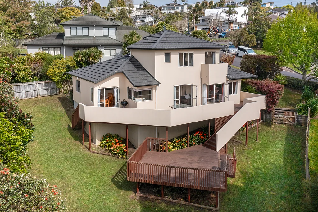 8 Greenleaf Way, Northcross, North Shore City, Auckland