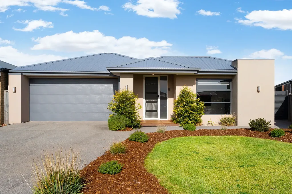 Not your average rental located in a Golf Course Estate