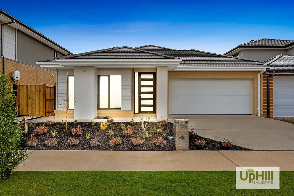 Clyde North 4房  Seamlessly Stylish in Smiths Lane Estate - JUST A YEAR OLD