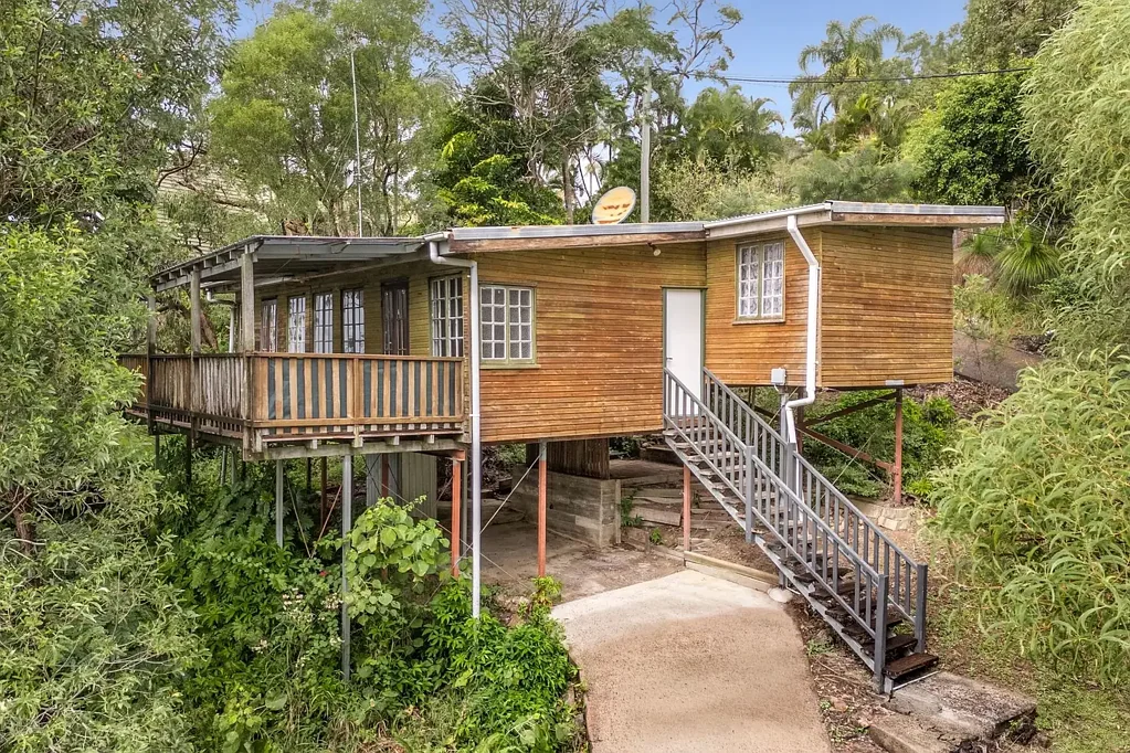 Mount Coolum 1Moenga Character, Privacy & Ocean Glimpses in the Heart of Mount Coolum