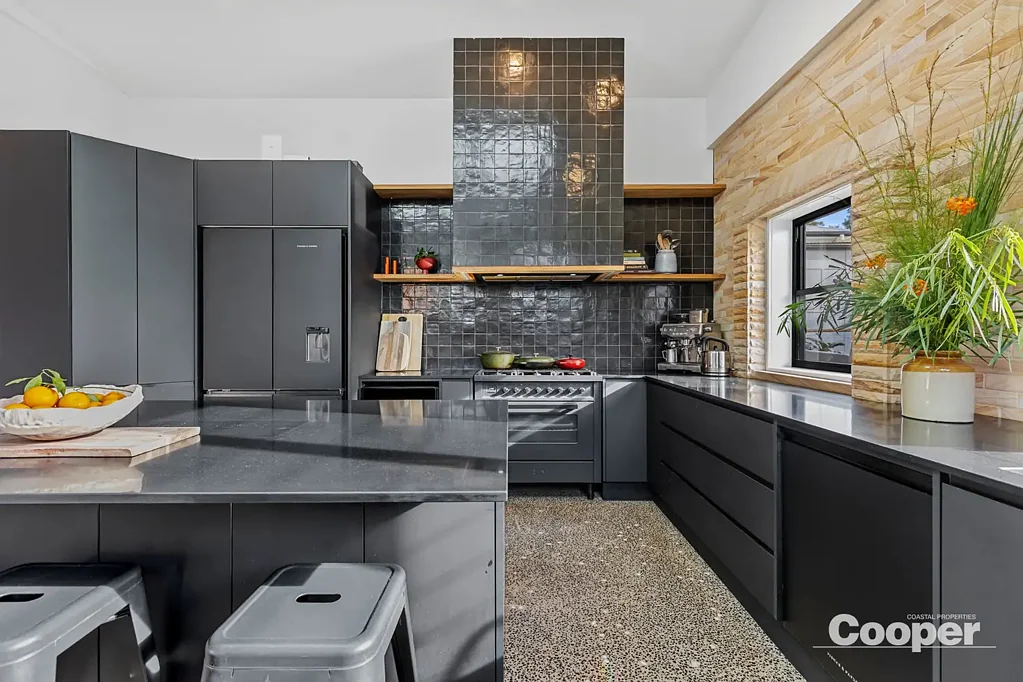 28 Spinks Avenue, Lake Conjola, NSW 2539
