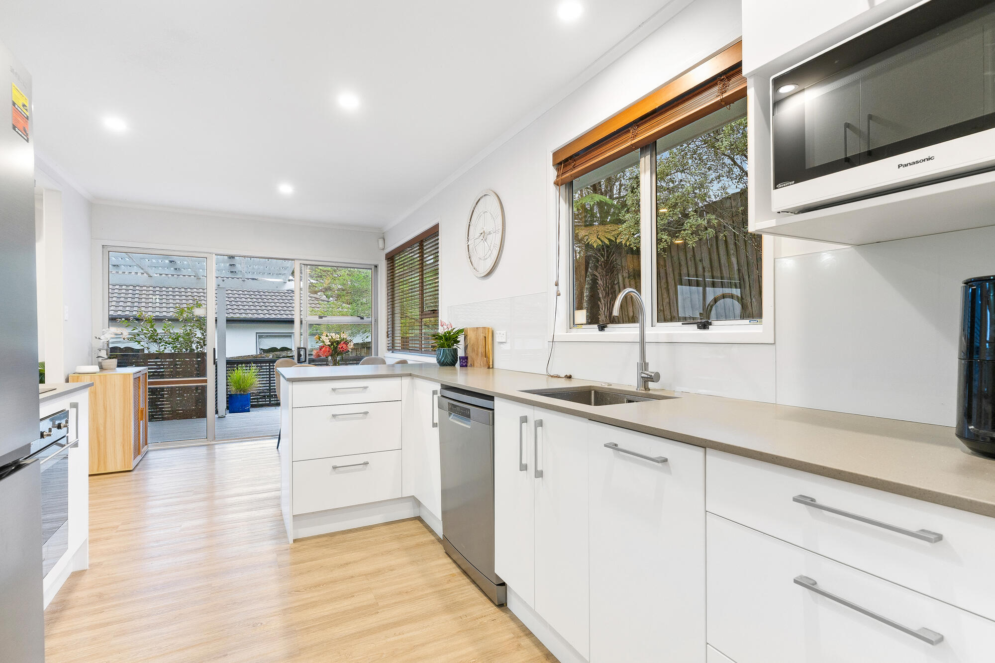 45 Sycamore Drive, Sunnynook, photo 13