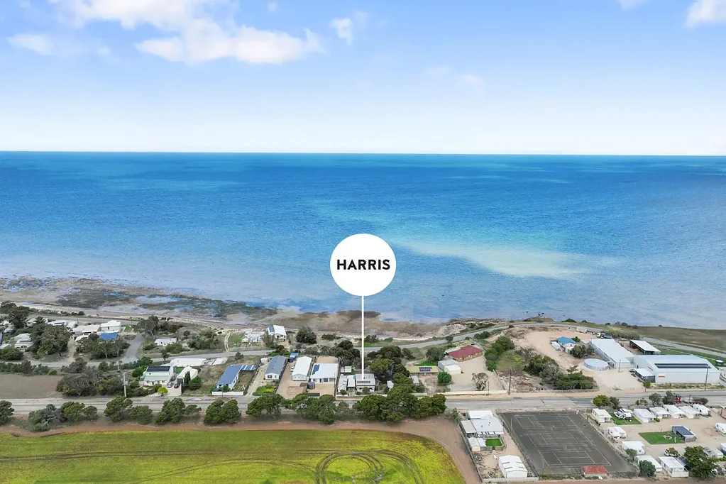 Pine Point 2房  Prized potential.