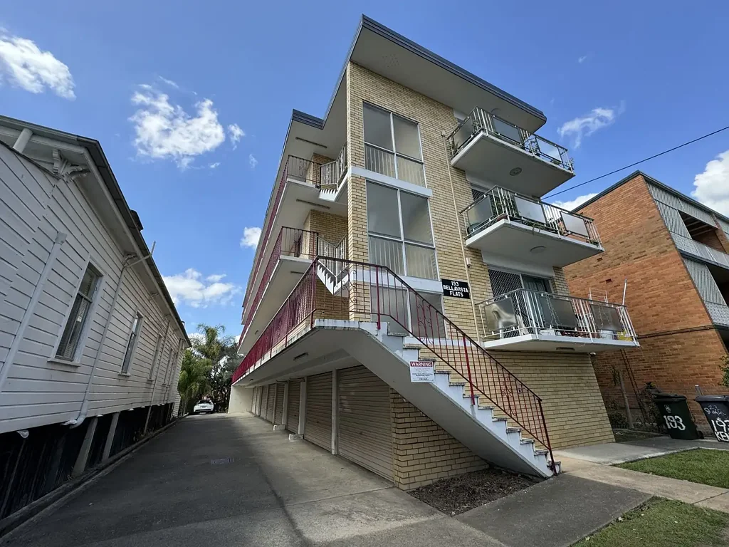 FOR RENT - 1 BEDROOM RESIDENCE IN NEW FARM