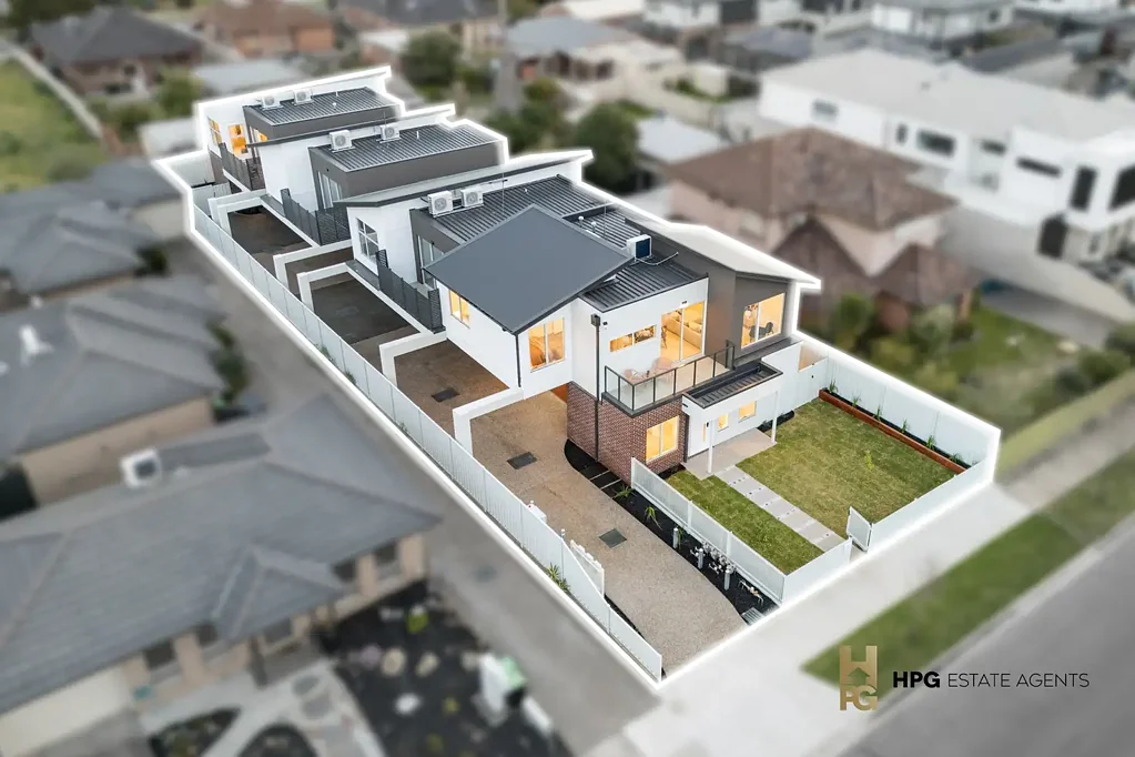Airport West 3Kwarto Modern Elegance with Panoramic City Views