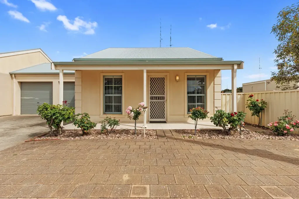 1/2 William Street, Moonta, SA 5558