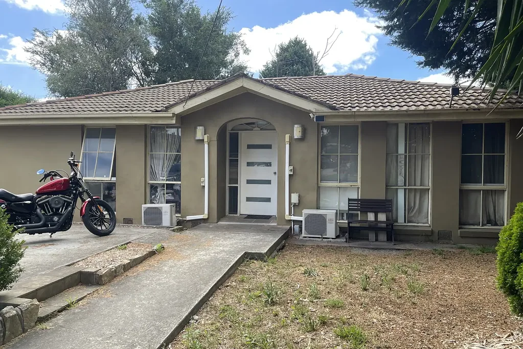 Affordable Room Available in Clean & Friendly Rooming House – All Bills Included!